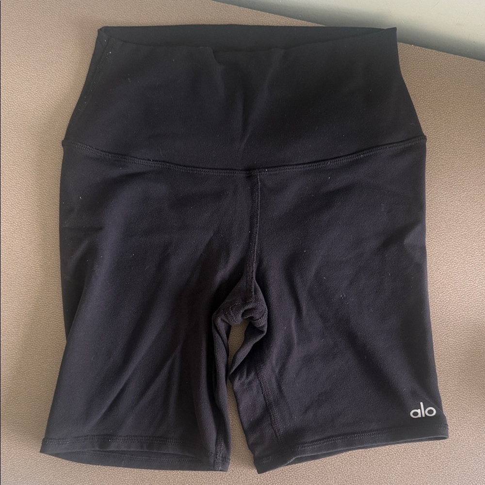 ALO Yoga Women's Black Bike Shorts